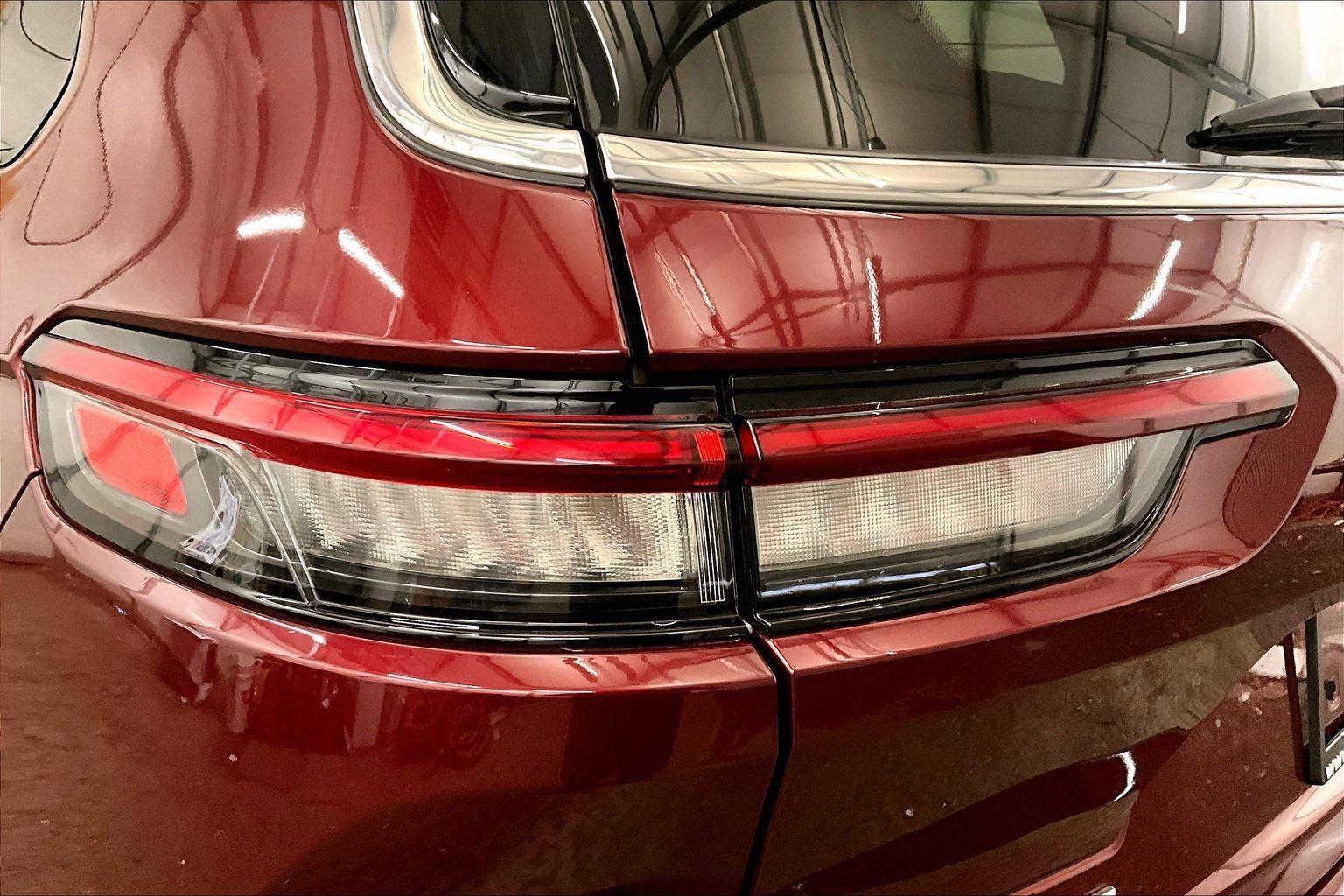 Used 2023 Jeep Grand Cherokee L Laredo image 29