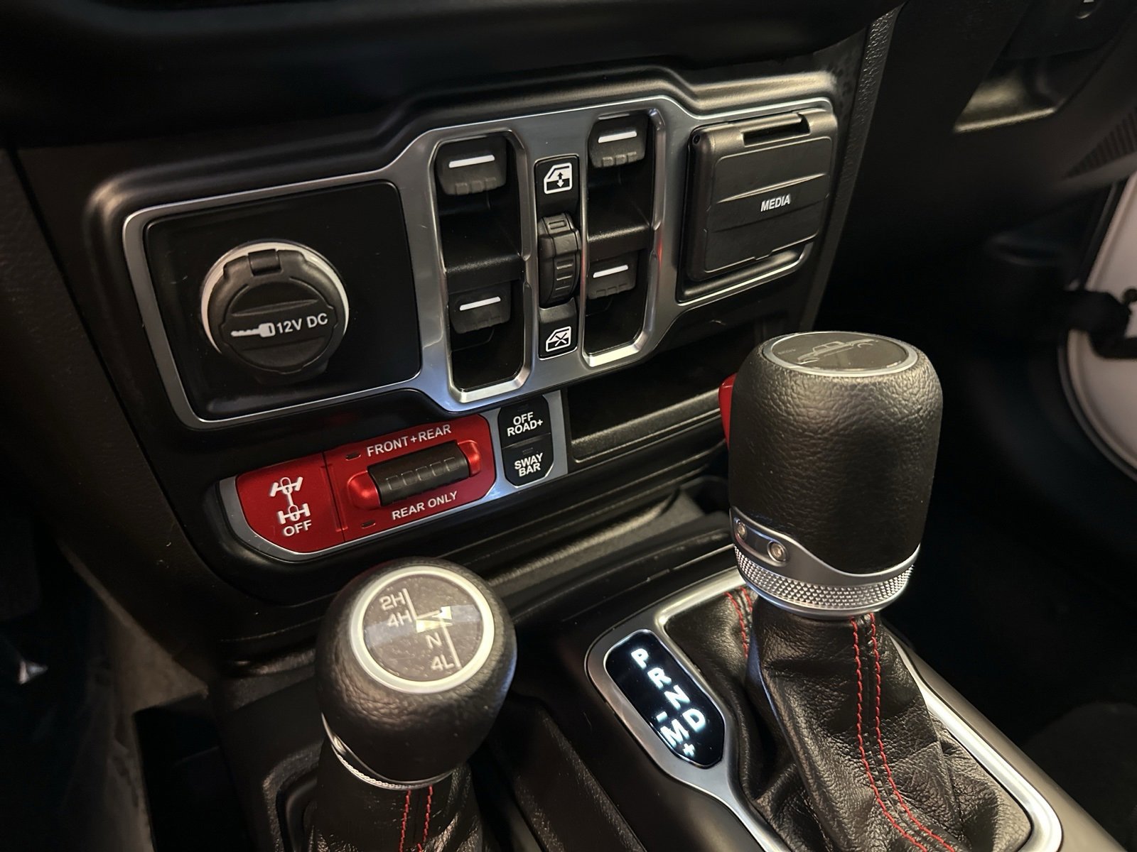 Used 2022 Jeep Gladiator Rubicon w/ Cold Weather Group image 20