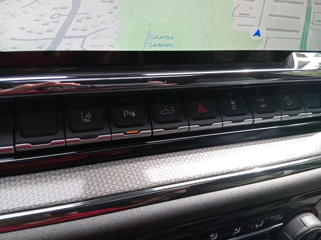 Used 2025 Chevrolet Silverado 2500 ZR2 w/ Technology Package image 25