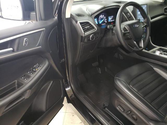 Certified 2024 Ford Edge SEL w/ Convenience Package AWD/4WD image 12