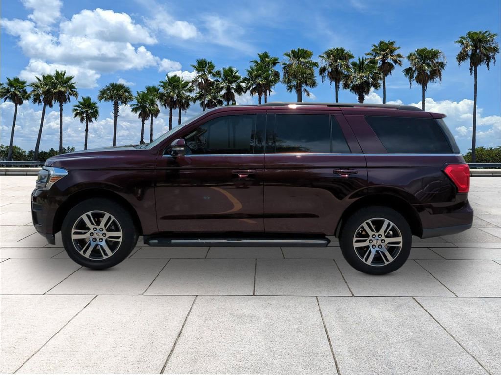 Certified 2024 Ford Expedition XLT RWD image 4