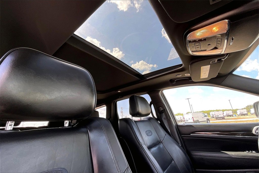 Used 2018 Jeep Grand Cherokee Overland image 28