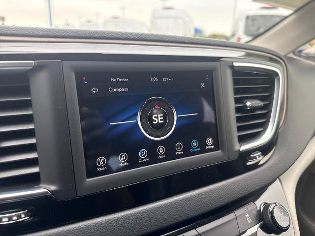 Used 2020 Chrysler Voyager Lxi FWD image 18