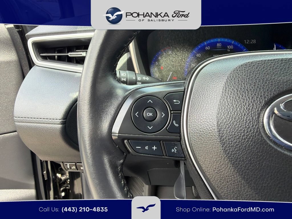 Used 2022 Toyota Corolla Cross XLE AWD/4WD image 17