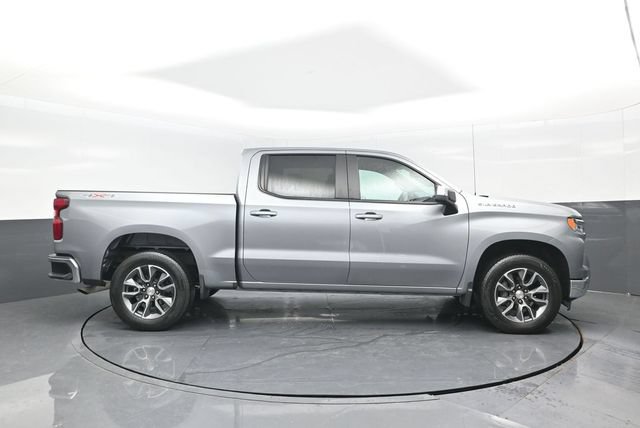 Used 2023 Chevrolet Silverado 1500 LT AWD/4WD image 3