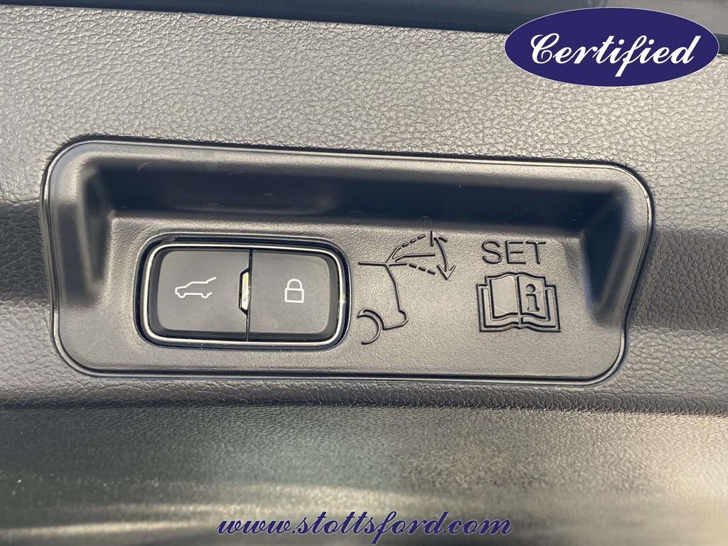 Certified 2022 Ford Explorer XLT RWD image 9