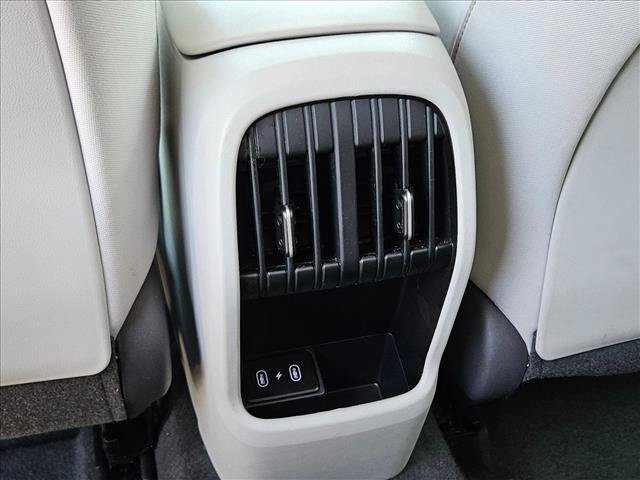 Used 2025 Hyundai Kona SEL FWD image 17