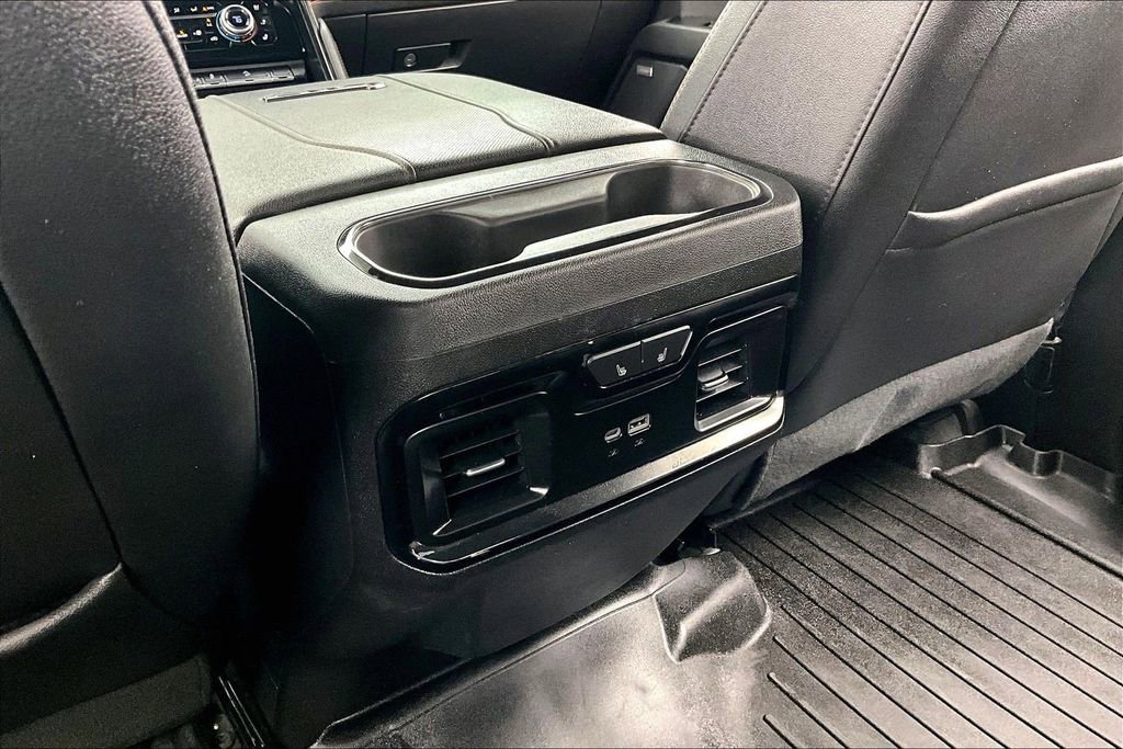 Used 2024 GMC Sierra 3500 AT4 w/ Technology Package AWD/4WD image 34
