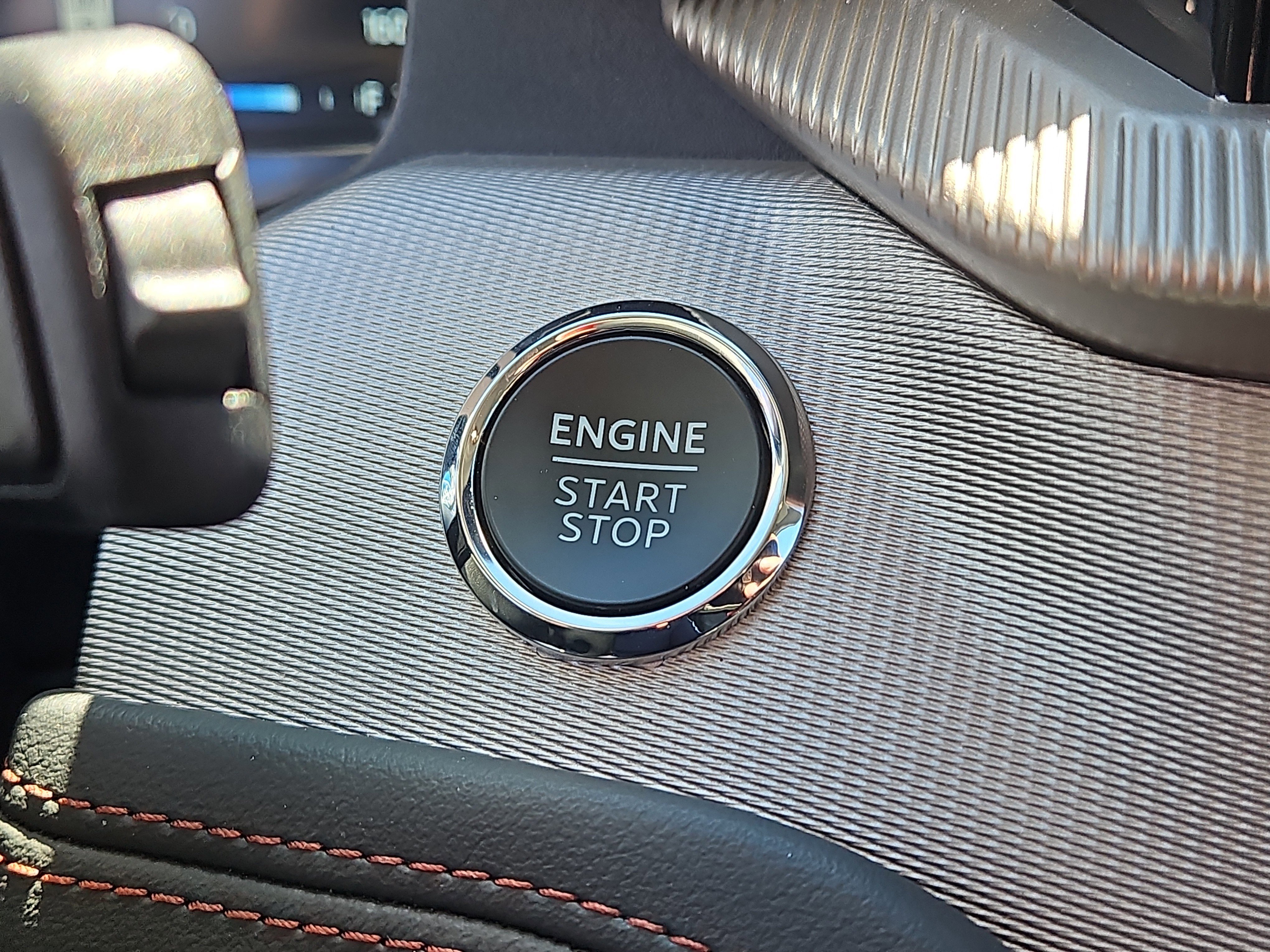 Certified 2025 Ford Explorer Active w/ Active Comfort Package AWD/4WD image 22