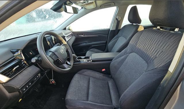 Used 2025 Toyota Camry LE w/ Convenience Package FWD image 4