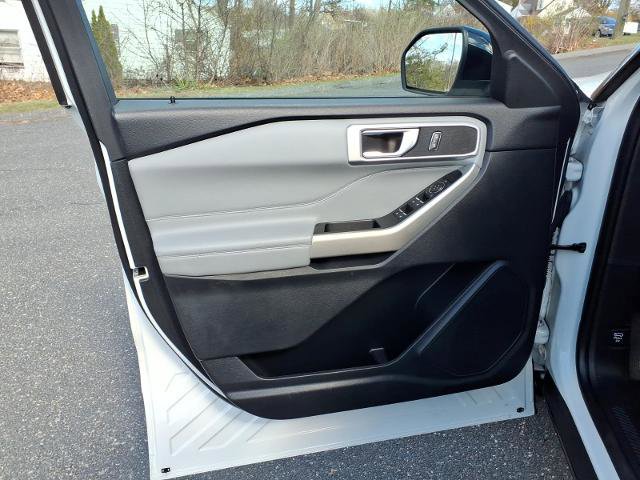 Certified 2022 Ford Explorer XLT w/ Equipment Group 202A image 17