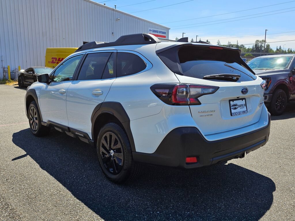 Used 2025 Subaru Outback Premium AWD/4WD image 5