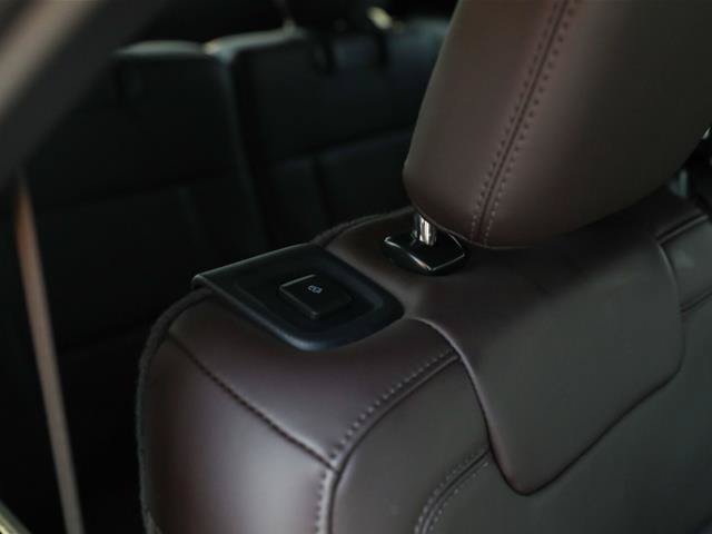 Certified 2025 Ford Explorer Platinum AWD/4WD image 38