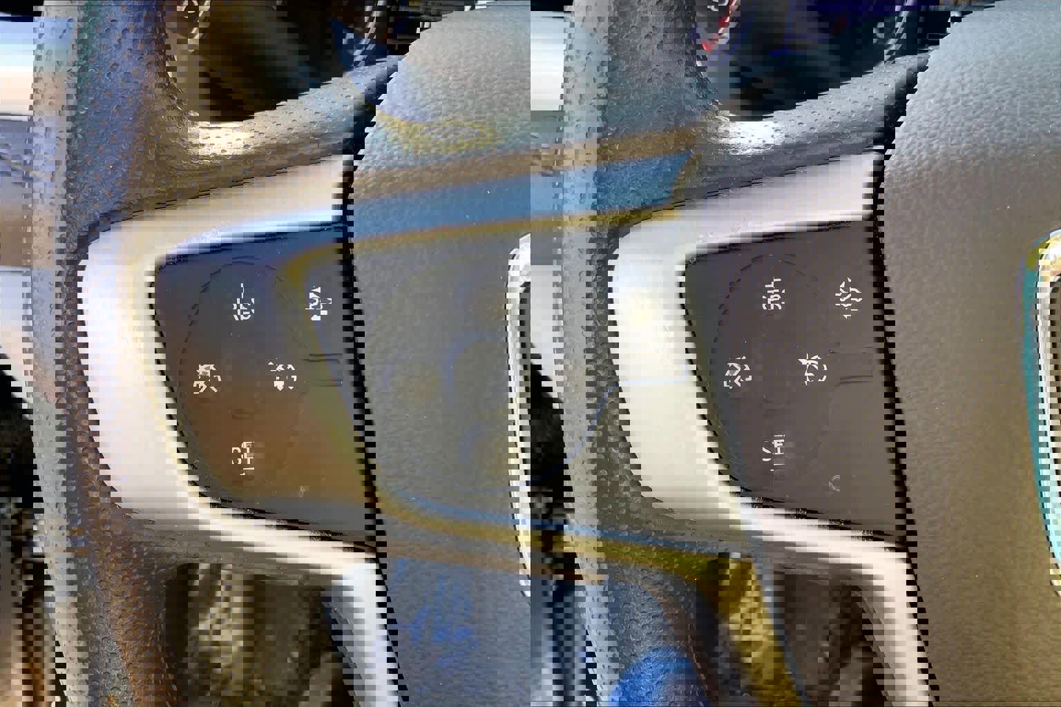 Used 2023 GMC Acadia SLE w/ Driver Convenience Package image 23