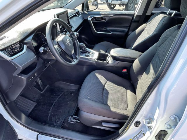 Used 2025 Toyota RAV4 LE AWD/4WD image 17
