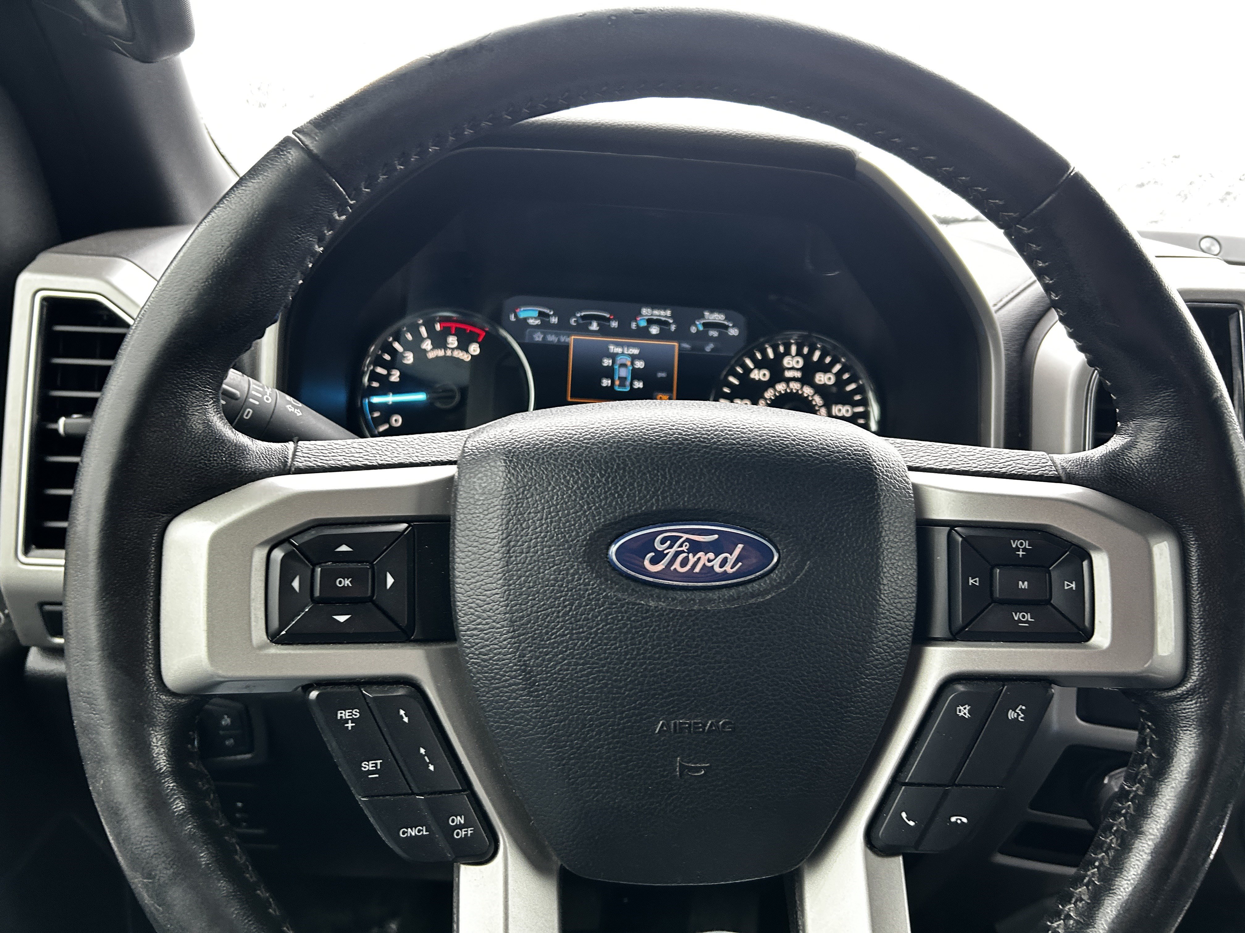 Certified 2019 Ford F150 Lariat w/ Equipment Group 502A Luxury AWD/4WD image 17