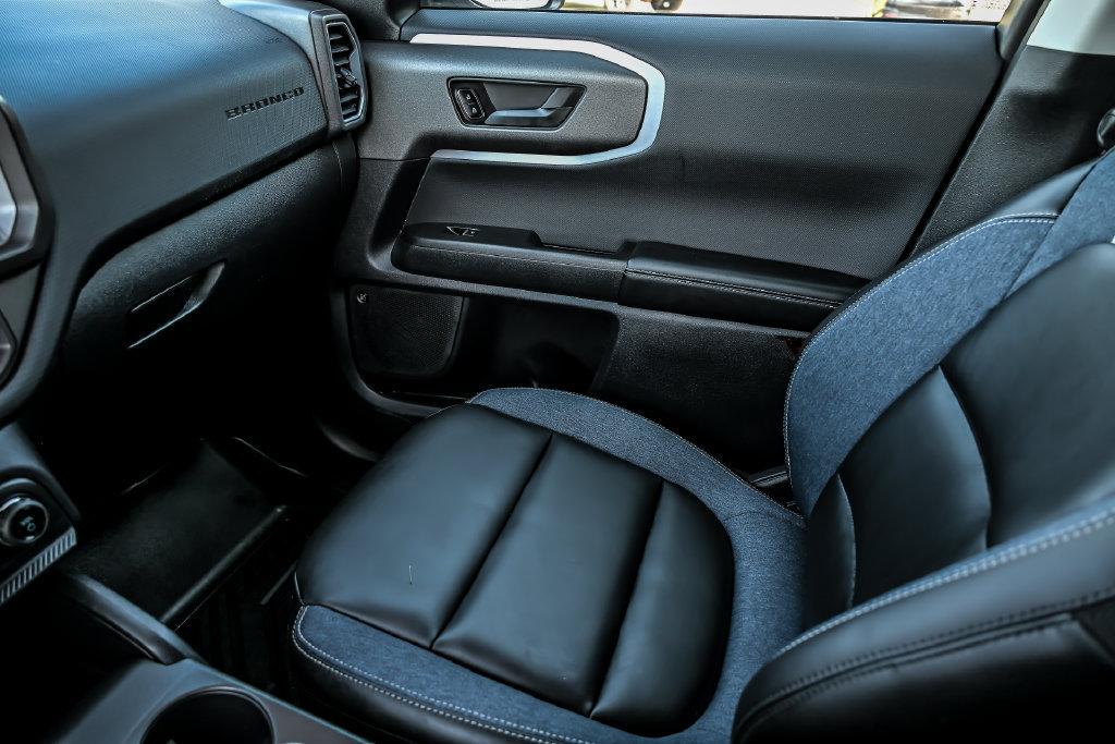 Certified 2025 Ford Bronco Sport Outer Banks w/ Outer Banks Tech Package+ AWD/4WD image 24