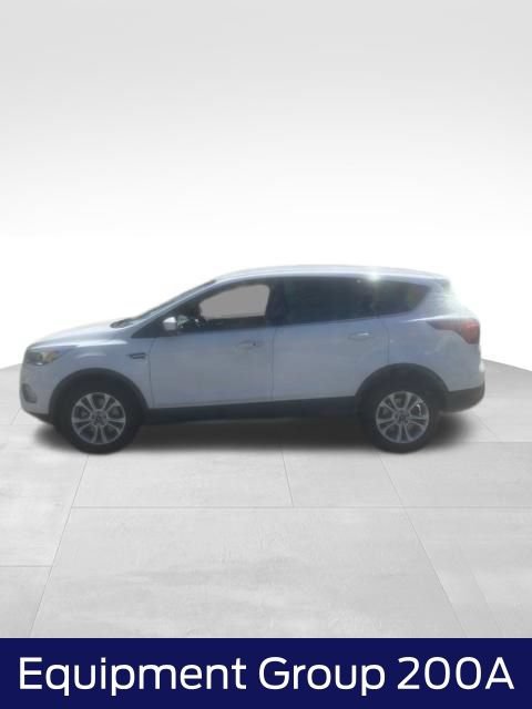 Certified 2019 Ford Escape SE FWD image 3