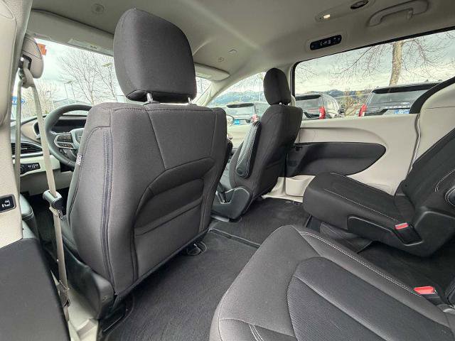 Used 2023 Chrysler Voyager LX image 22