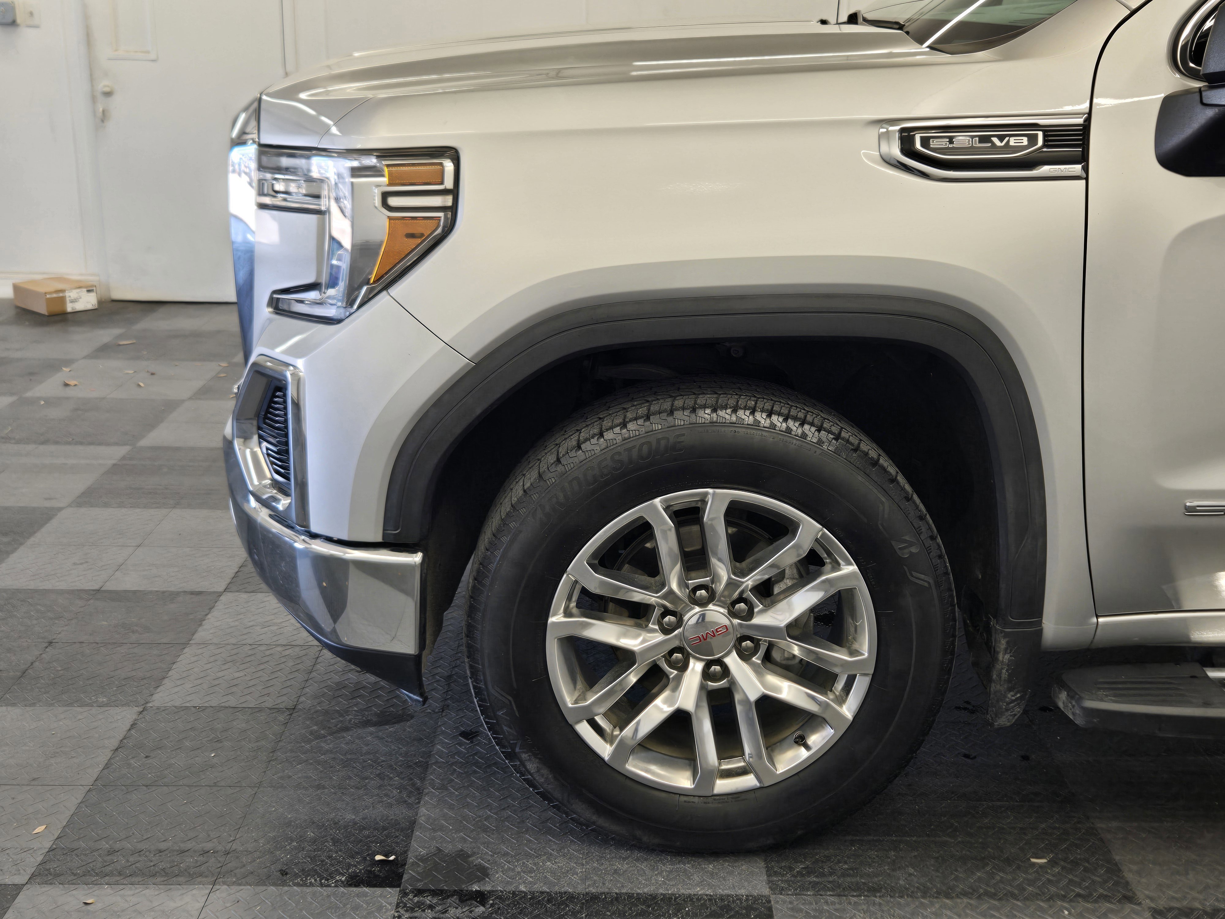 Used 2019 GMC Sierra 1500 SLT w/ SLT Premium Package image 9