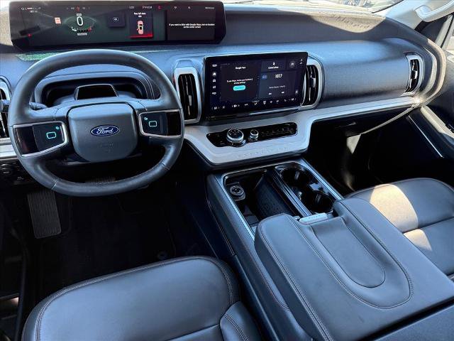 Certified 2025 Ford Expedition Active AWD/4WD image 12