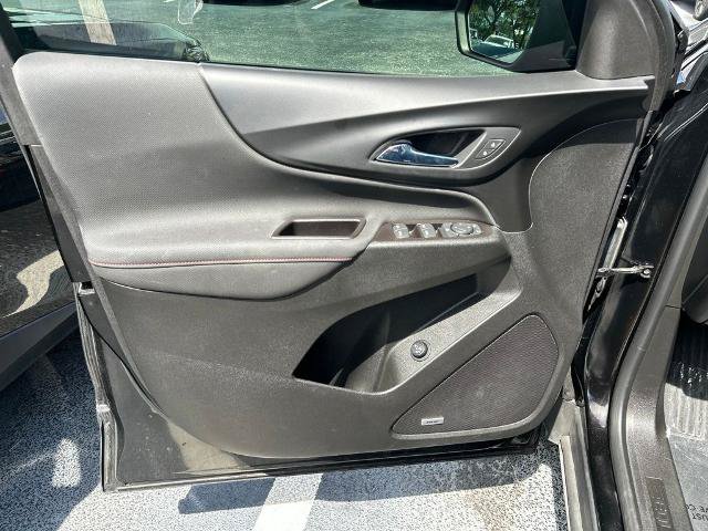Used 2022 Chevrolet Equinox RS w/ RS Leather Package FWD image 17