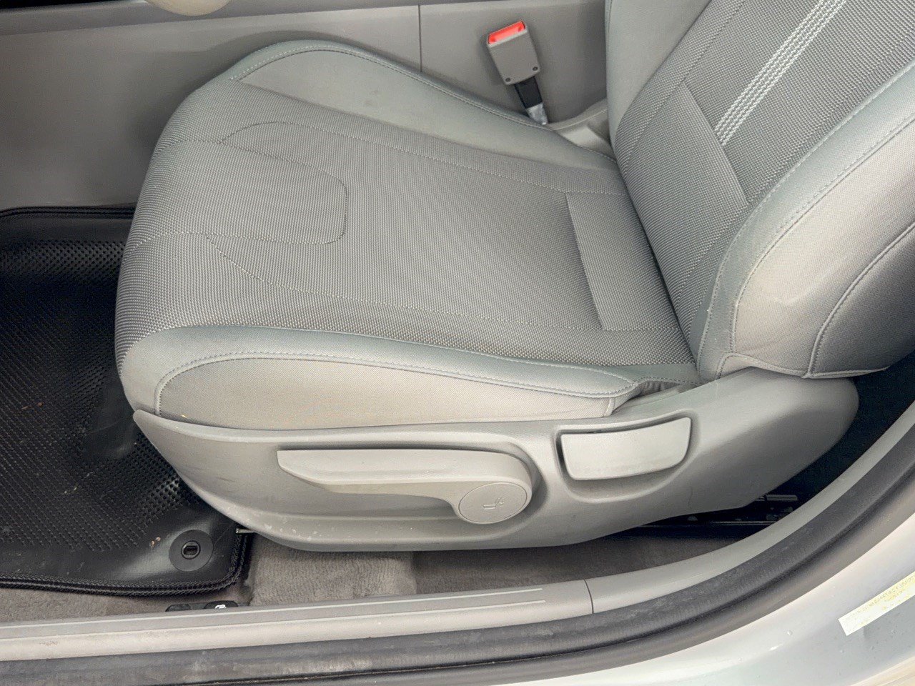 Used 2021 Hyundai Elantra SE FWD image 16