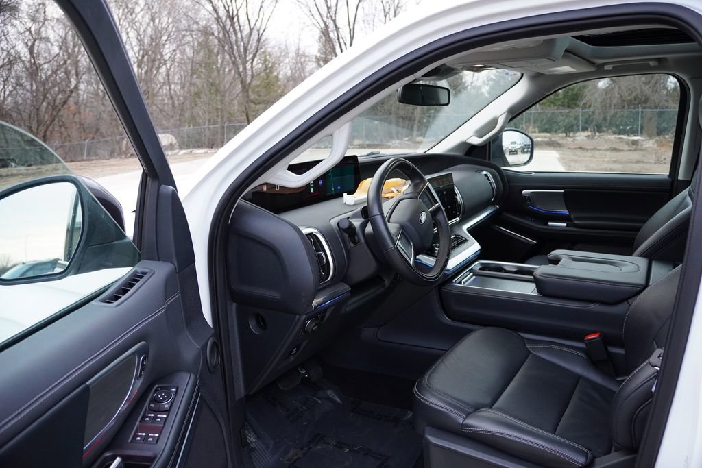 Certified 2025 Ford Expedition Max Platinum image 15