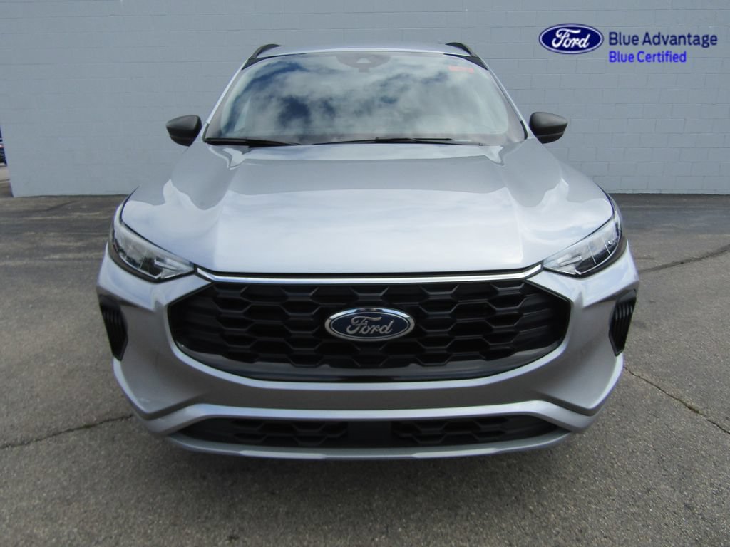 Certified 2023 Ford Escape ST-Line w/ Tech Pack #1 AWD/4WD image 3