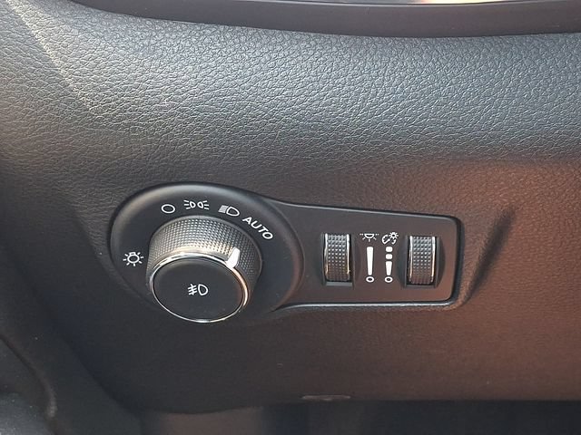 Used 2022 Jeep Compass Limited AWD/4WD image 24
