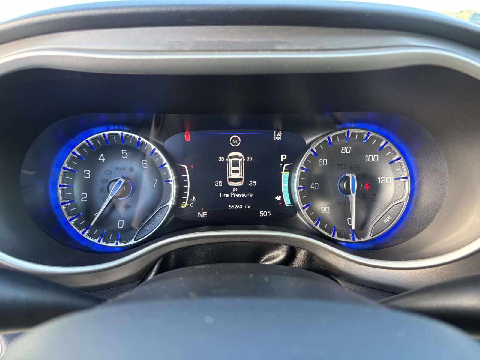 Used 2021 Chrysler Pacifica Touring-L image 17