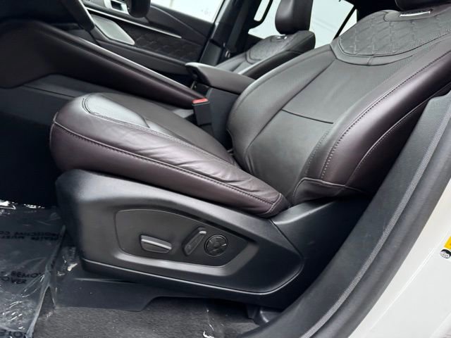 Certified 2025 Ford Explorer Platinum w/ Ultimate Package image 13