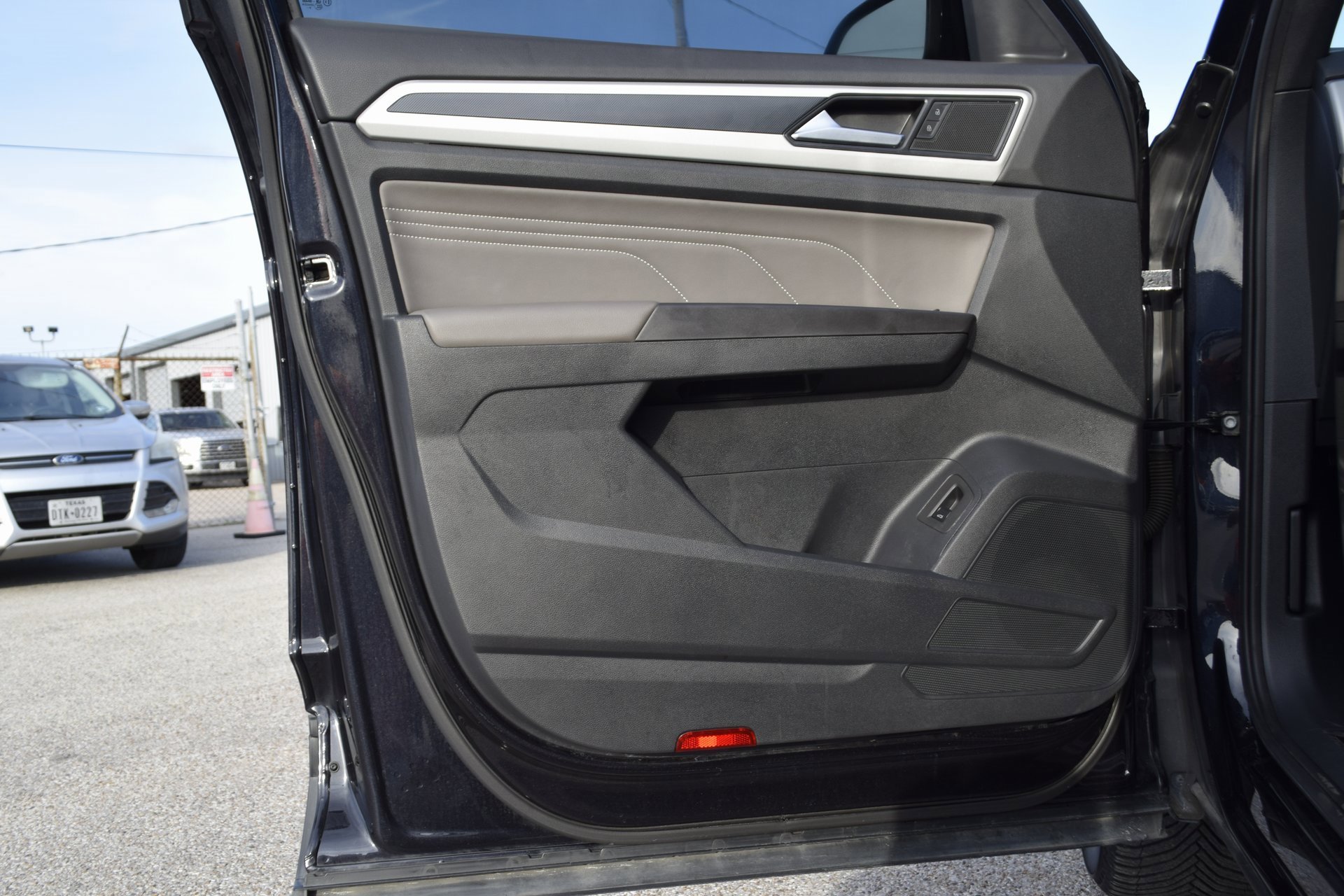 Used 2023 Volkswagen Atlas Cross Sport SEL image 20