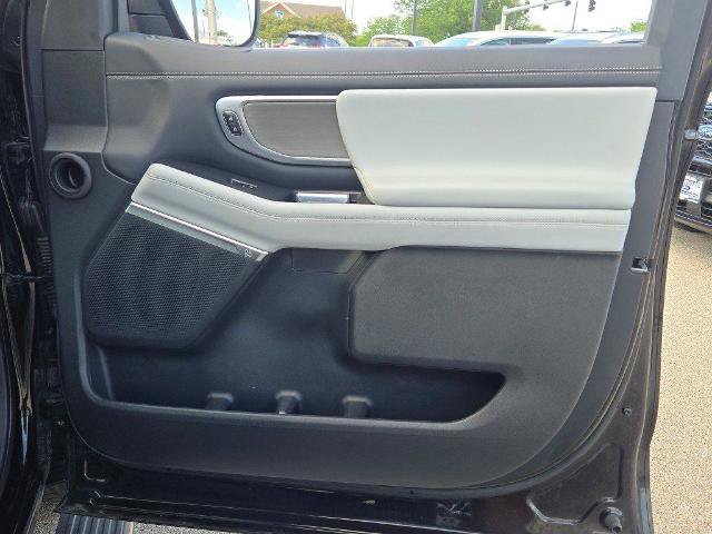 Certified 2025 Ford Expedition Platinum AWD/4WD image 8