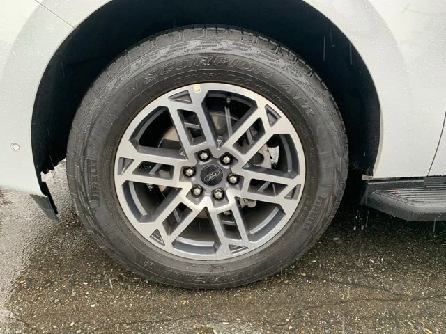 Certified 2025 Ford Expedition Active AWD/4WD image 14