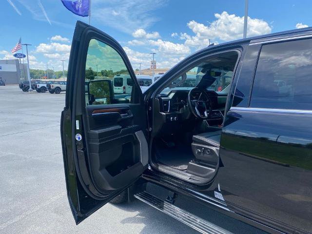 Used 2024 GMC Sierra 2500 Denali w/ Denali Reserve Package AWD/4WD image 11