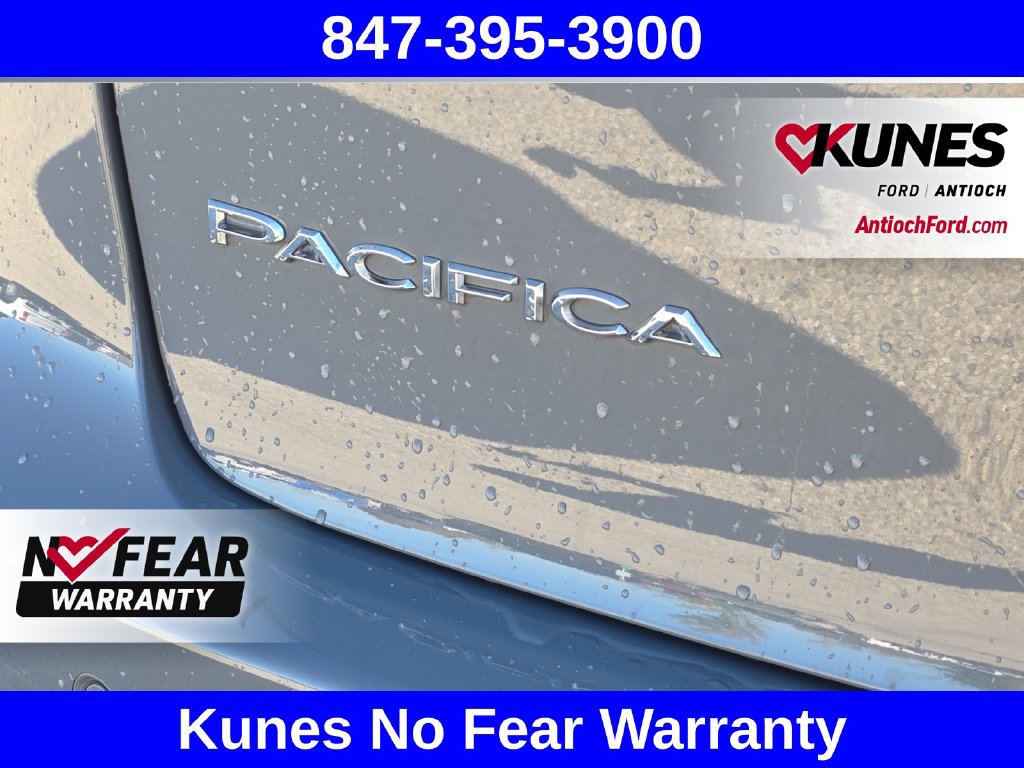 Used 2025 Chrysler Pacifica Select FWD image 47