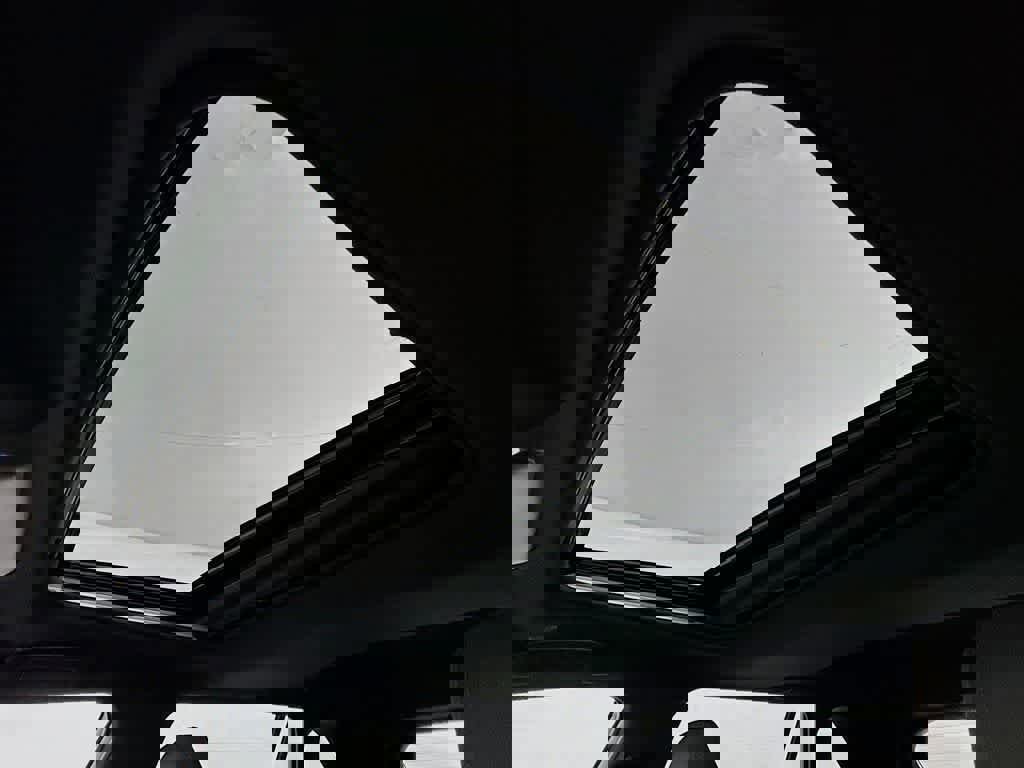 Used 2023 Toyota RAV4 SE w/ Weather & Moonroof Package image 31