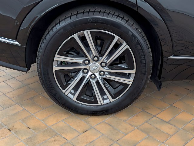 Used 2023 Cadillac Lyriq 2WD image 7