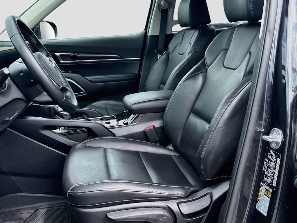 Used 2025 Kia Telluride LX FWD image 20