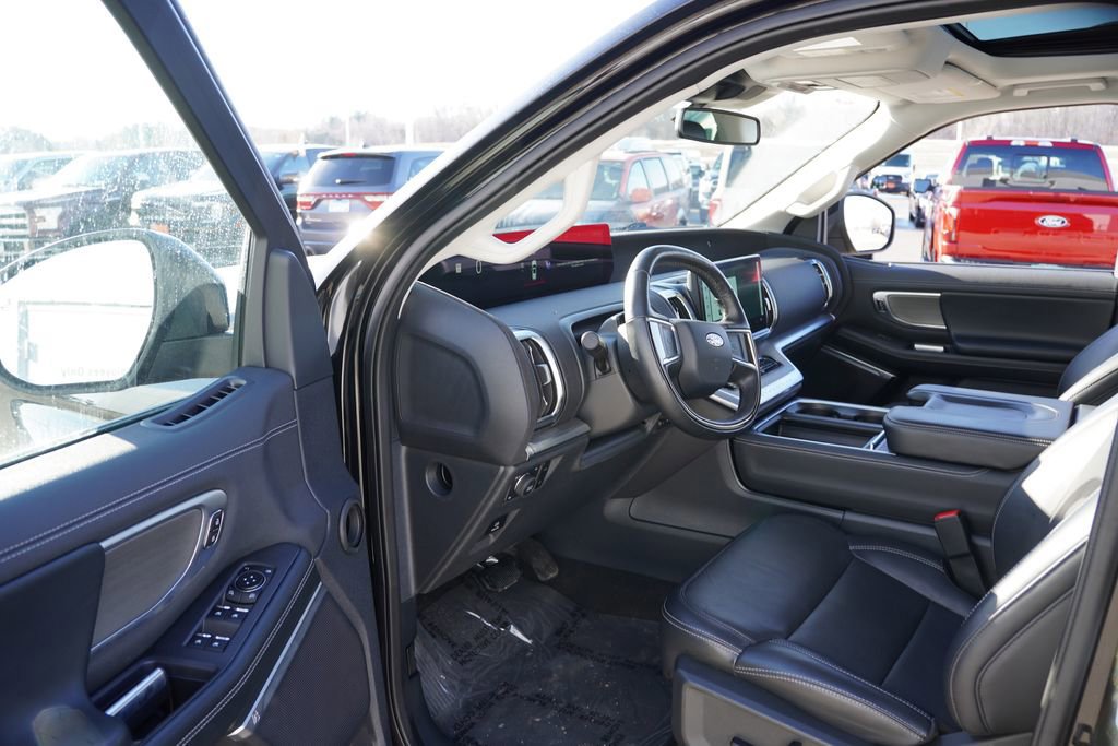 Certified 2025 Ford Expedition Max Platinum image 17