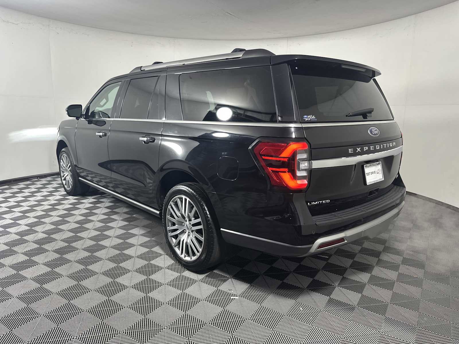 Certified 2023 Ford Expedition Max Limited image 3
