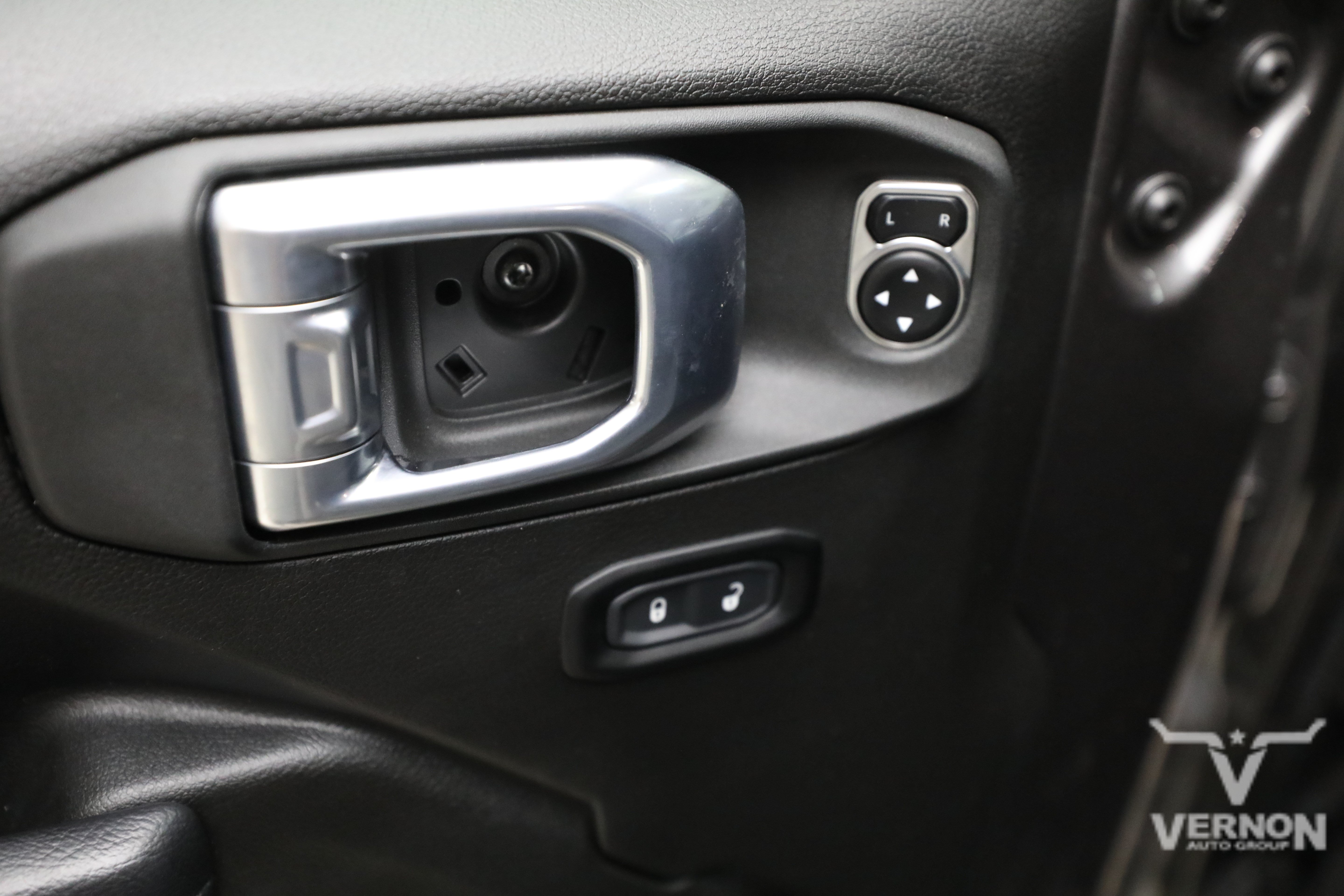Used 2024 Jeep Wrangler Unlimited Sport AWD/4WD image 18