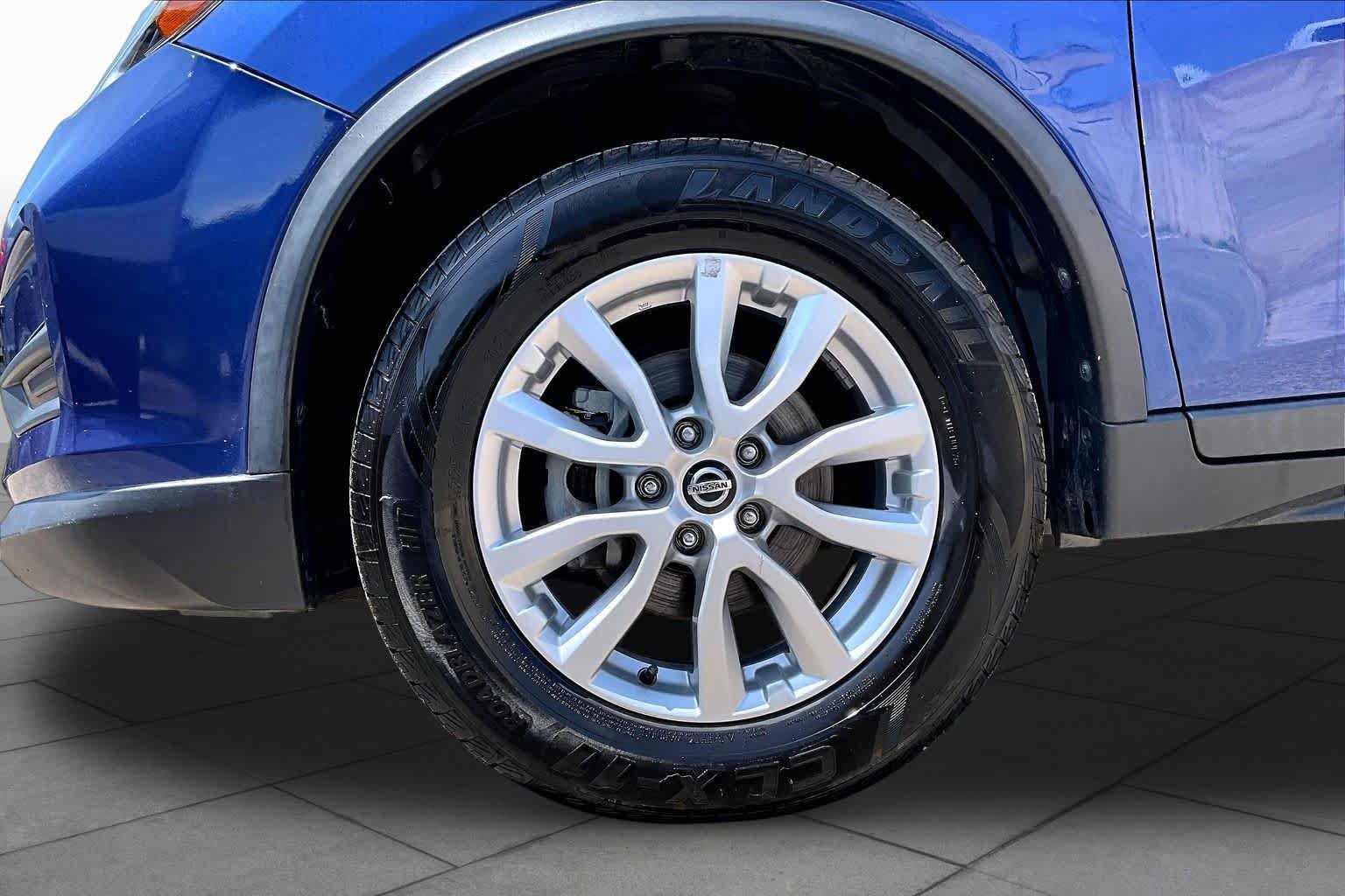 Used 2020 Nissan Rogue SV AWD/4WD image 11
