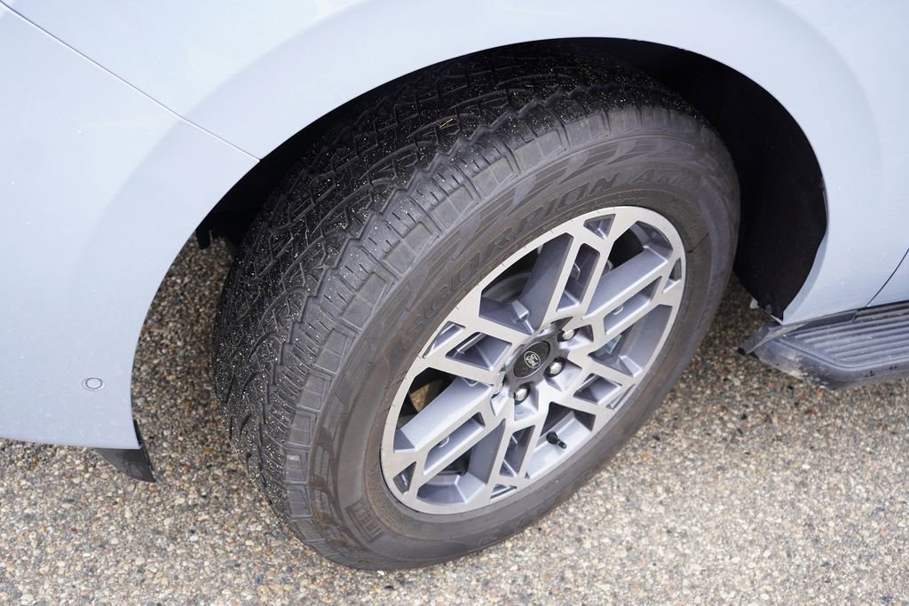 Certified 2025 Ford Expedition Active AWD/4WD image 13