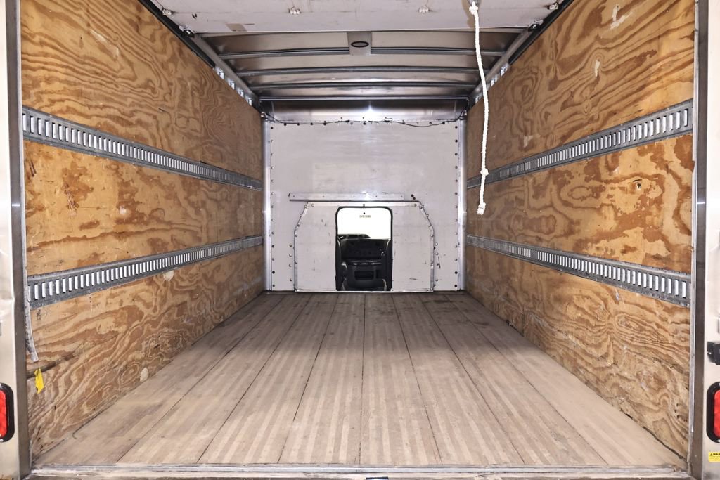 Certified 2019 Ford E-450 and Econoline 450 Super Duty w/ Power Windows & Locks Group RWD image 14