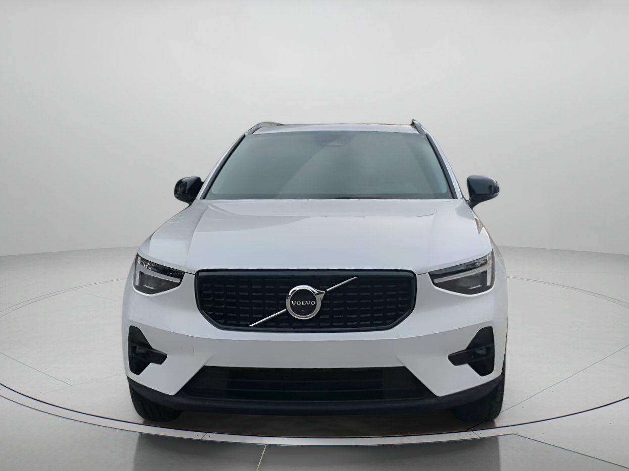 Used 2026 Volvo XC40 B5 Plus AWD/4WD image 8