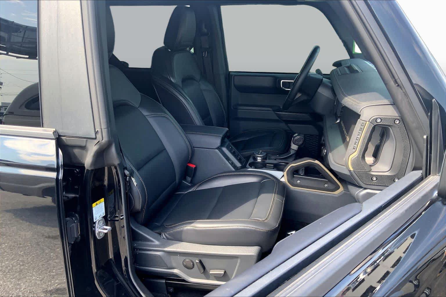 Certified 2025 Ford Bronco Badlands AWD/4WD image 9