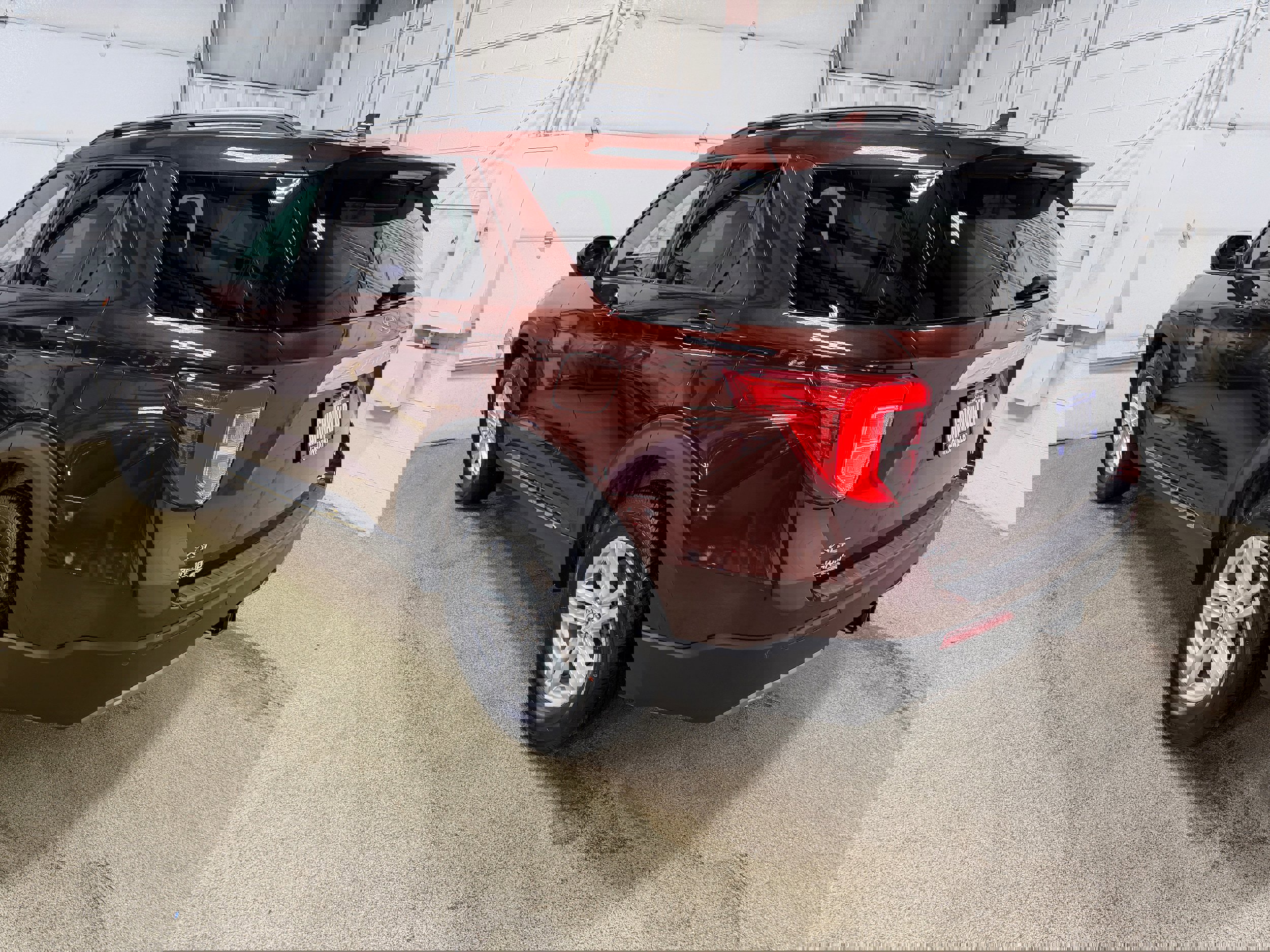 Certified 2020 Ford Explorer XLT w/ Equipment Group 202A image 5