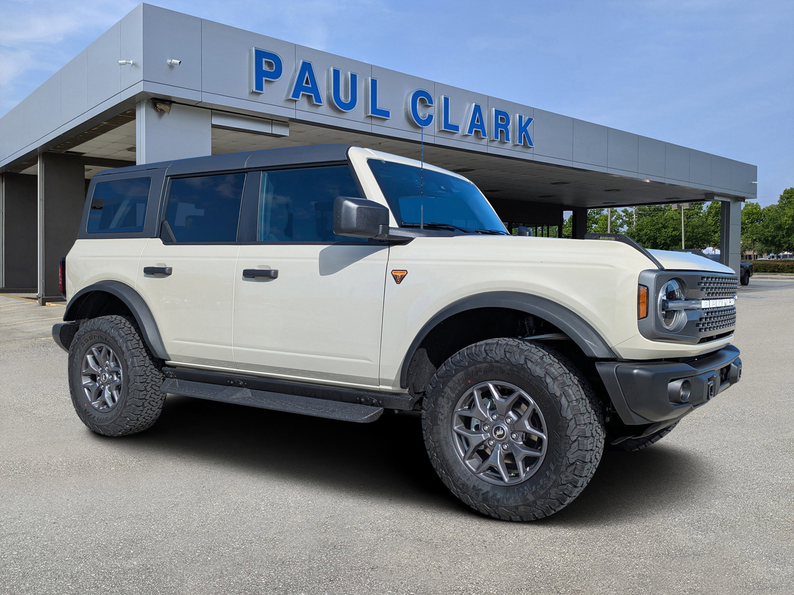 Certified 2025 Ford Bronco Badlands image 7